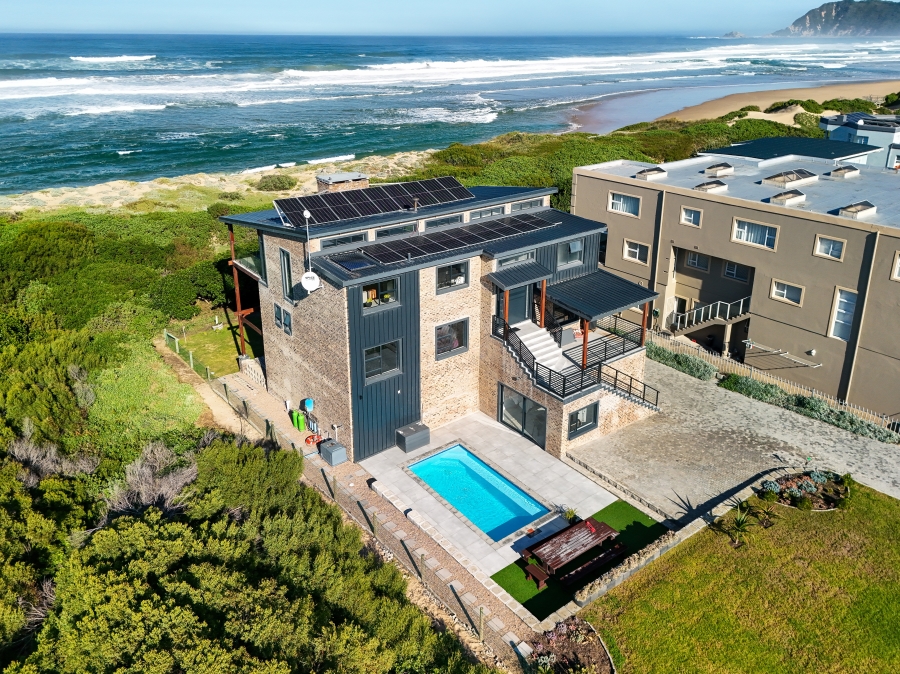 6 Bedroom Property for Sale in Myoli Beach Western Cape